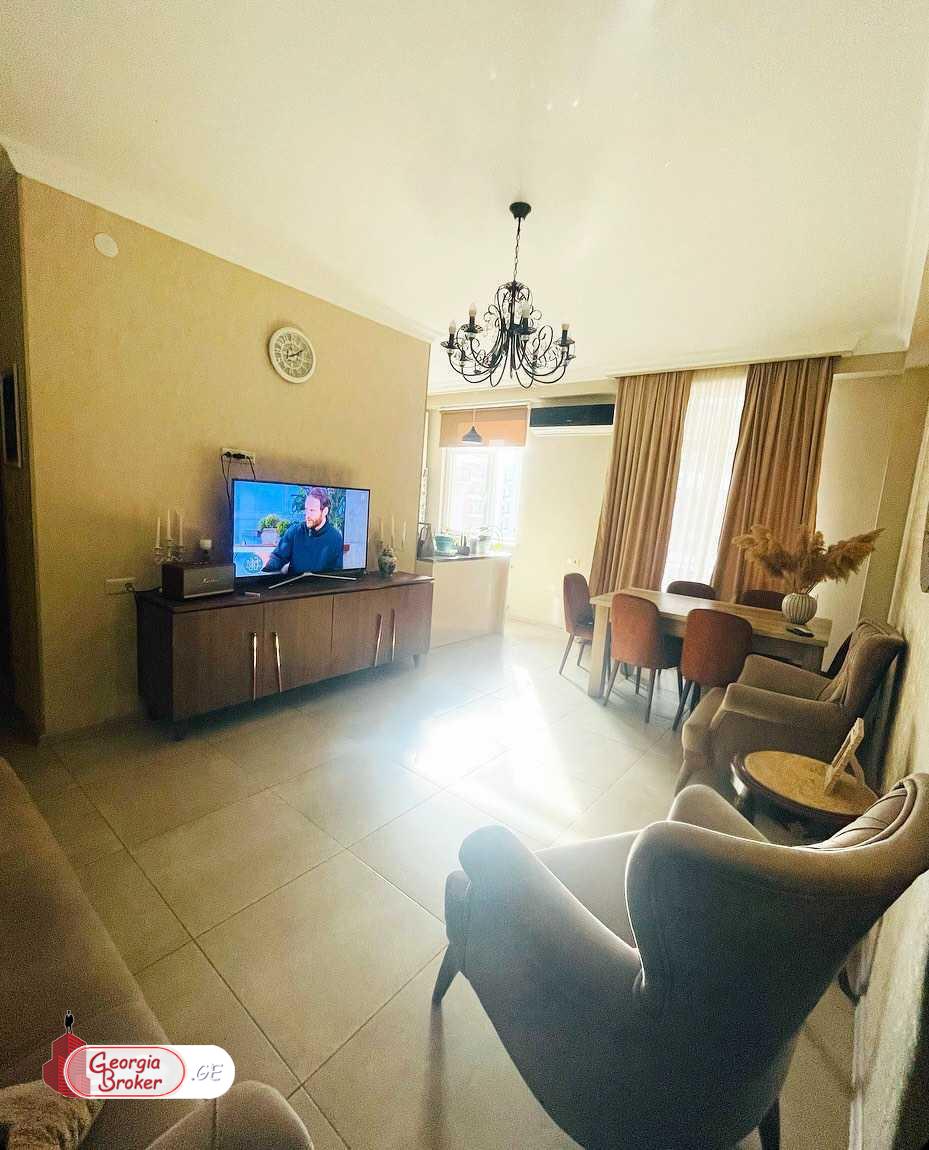 продается квартира с новым ремонтом 3-комнаты