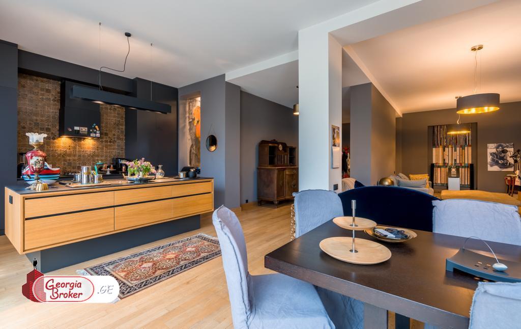 в аренду квартира с новым ремонтом 2-комнаты