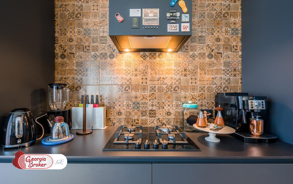 в аренду квартира с новым ремонтом 2-комнаты