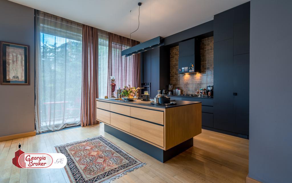 в аренду квартира с новым ремонтом 2-комнаты