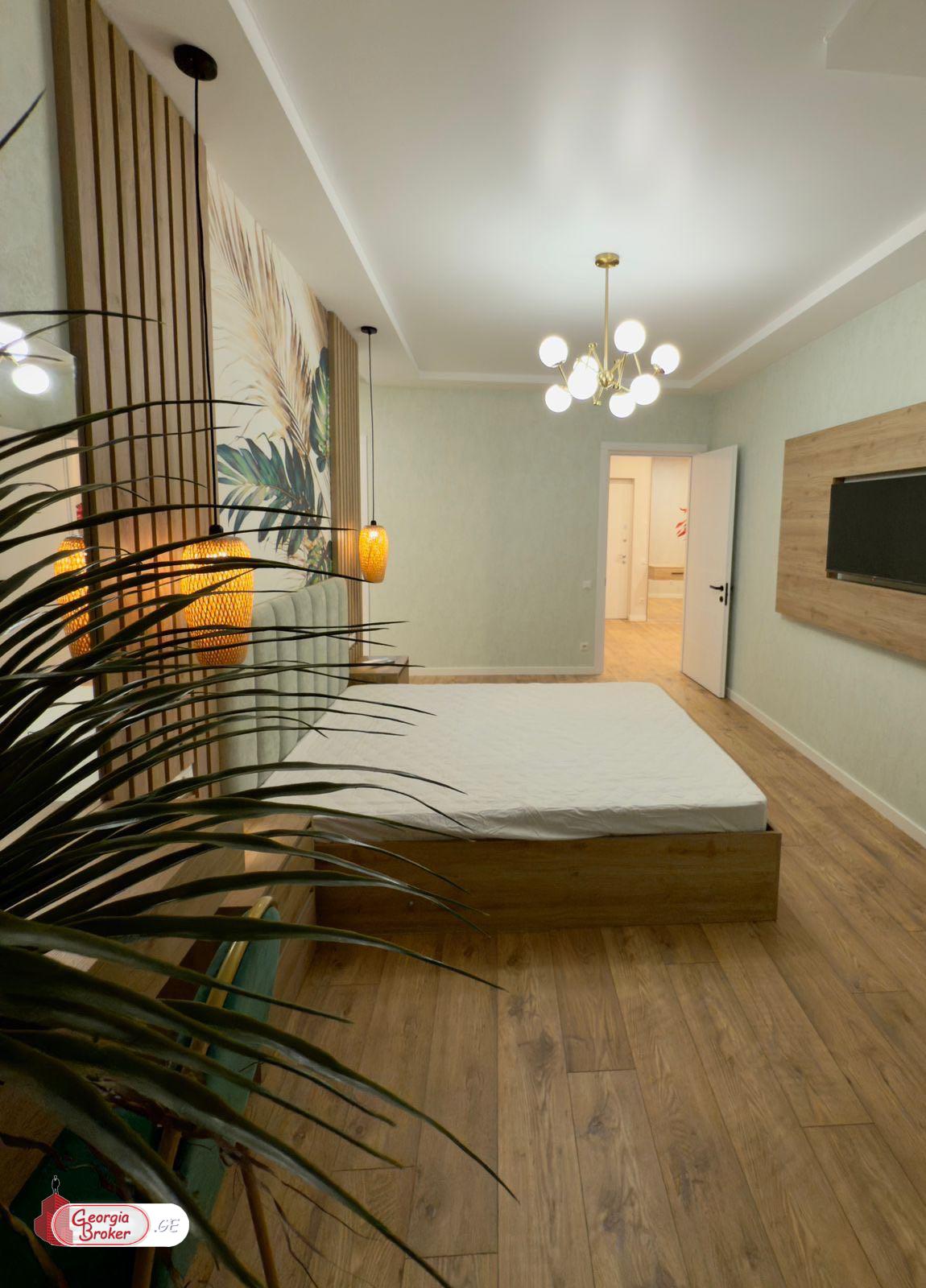 продается квартира с новым ремонтом 3-комнаты