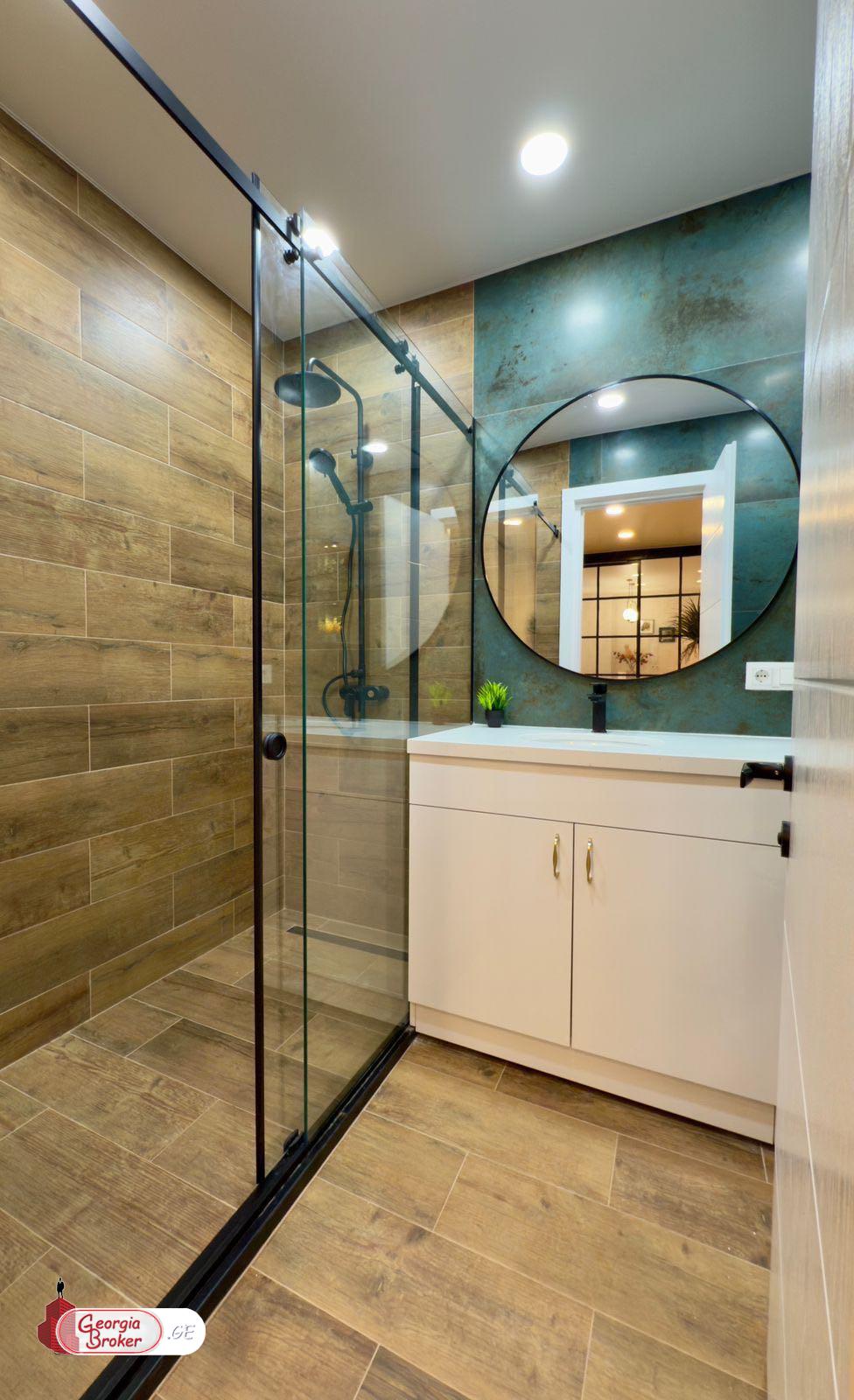 продается квартира с новым ремонтом 3-комнаты