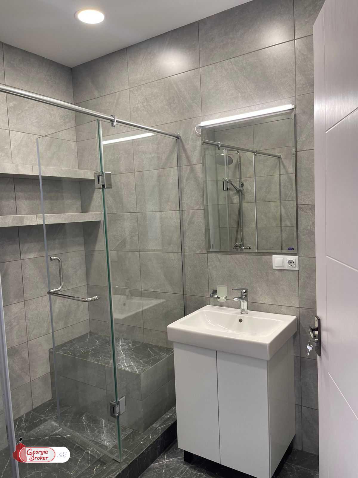 nearly repaired 2-room apartment for sale