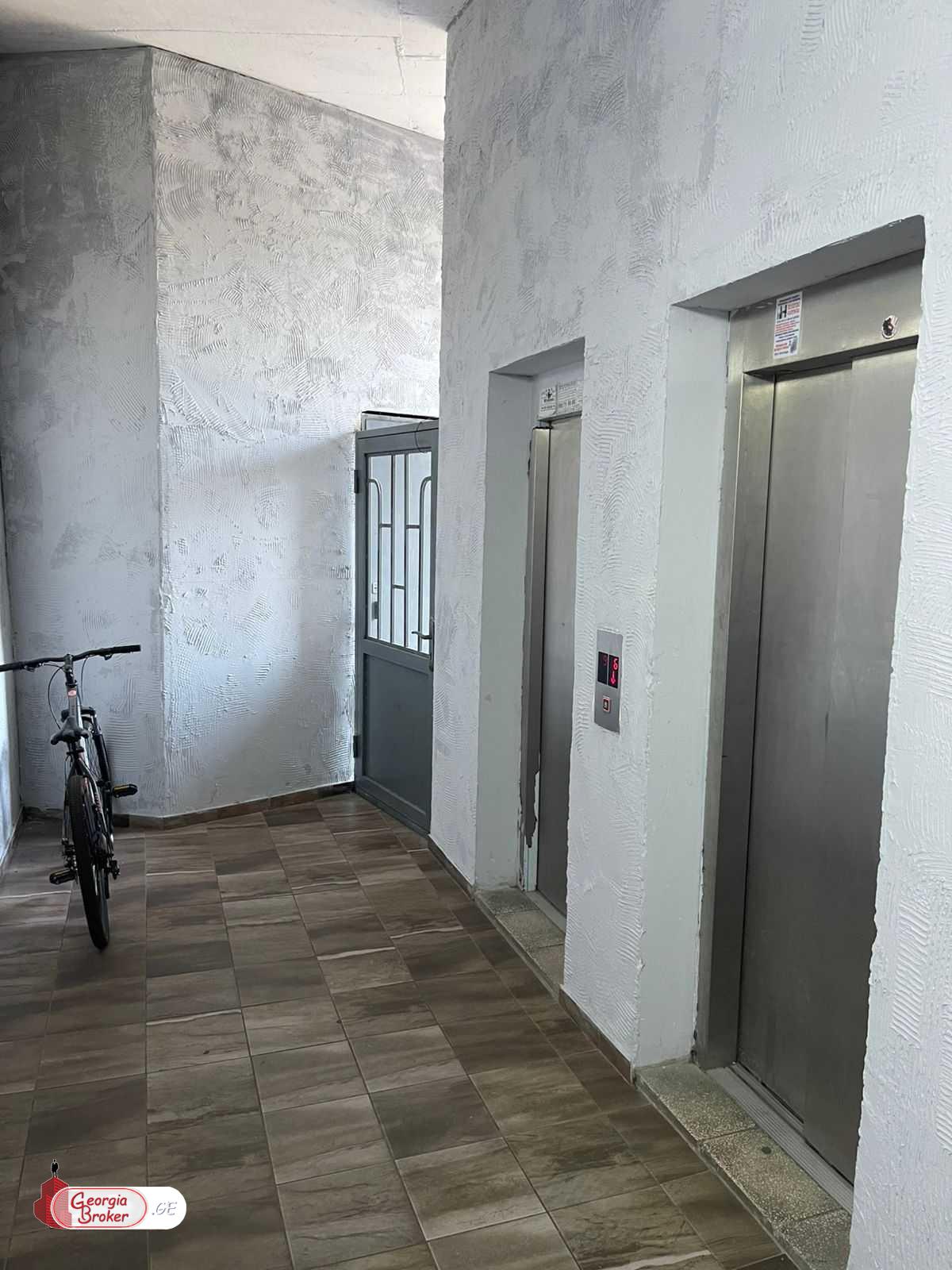 nearly repaired 2-room apartment for sale