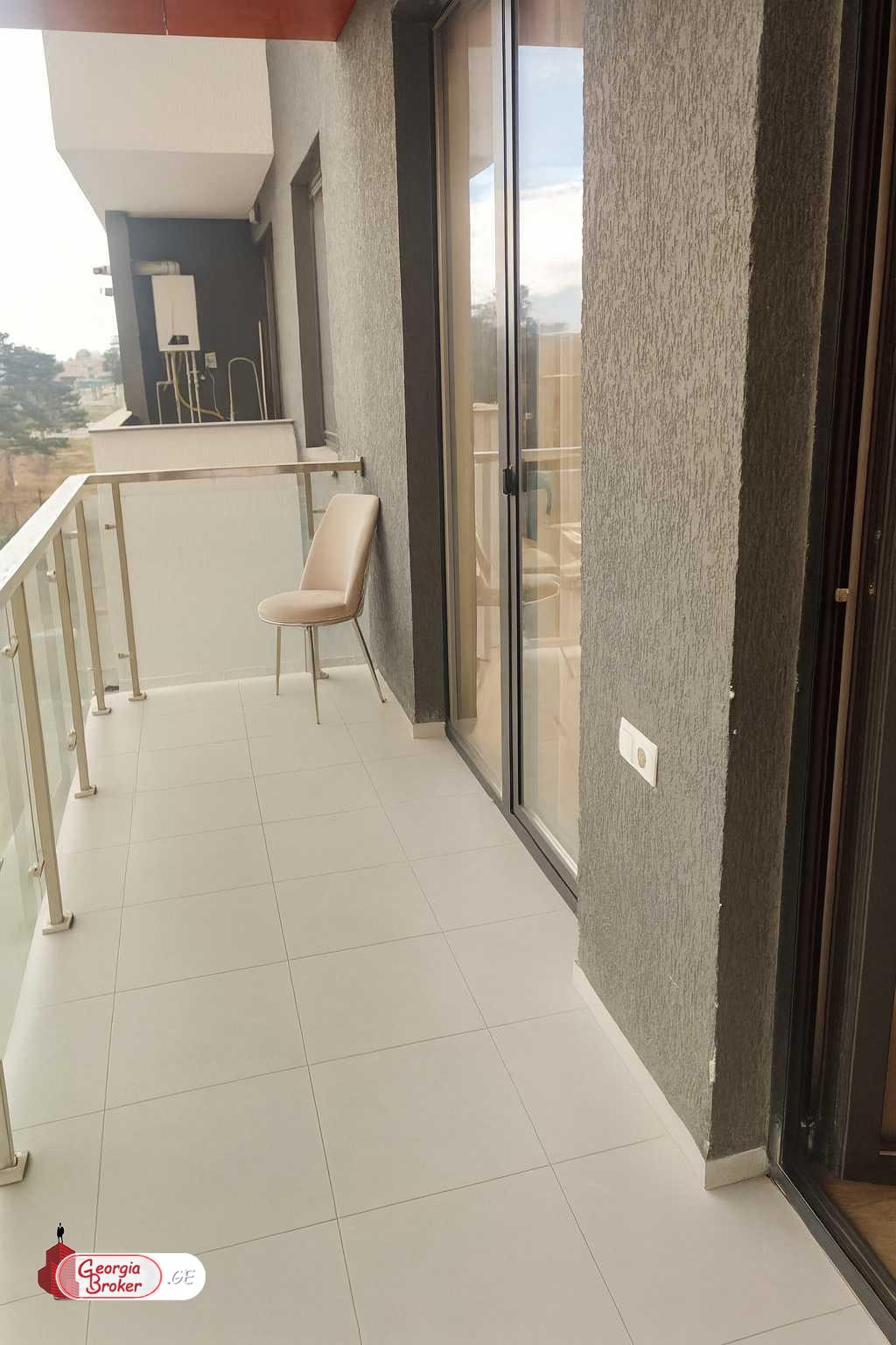 იყიდება ახალი გარემონტებული 2 ოთახიანი ბინა