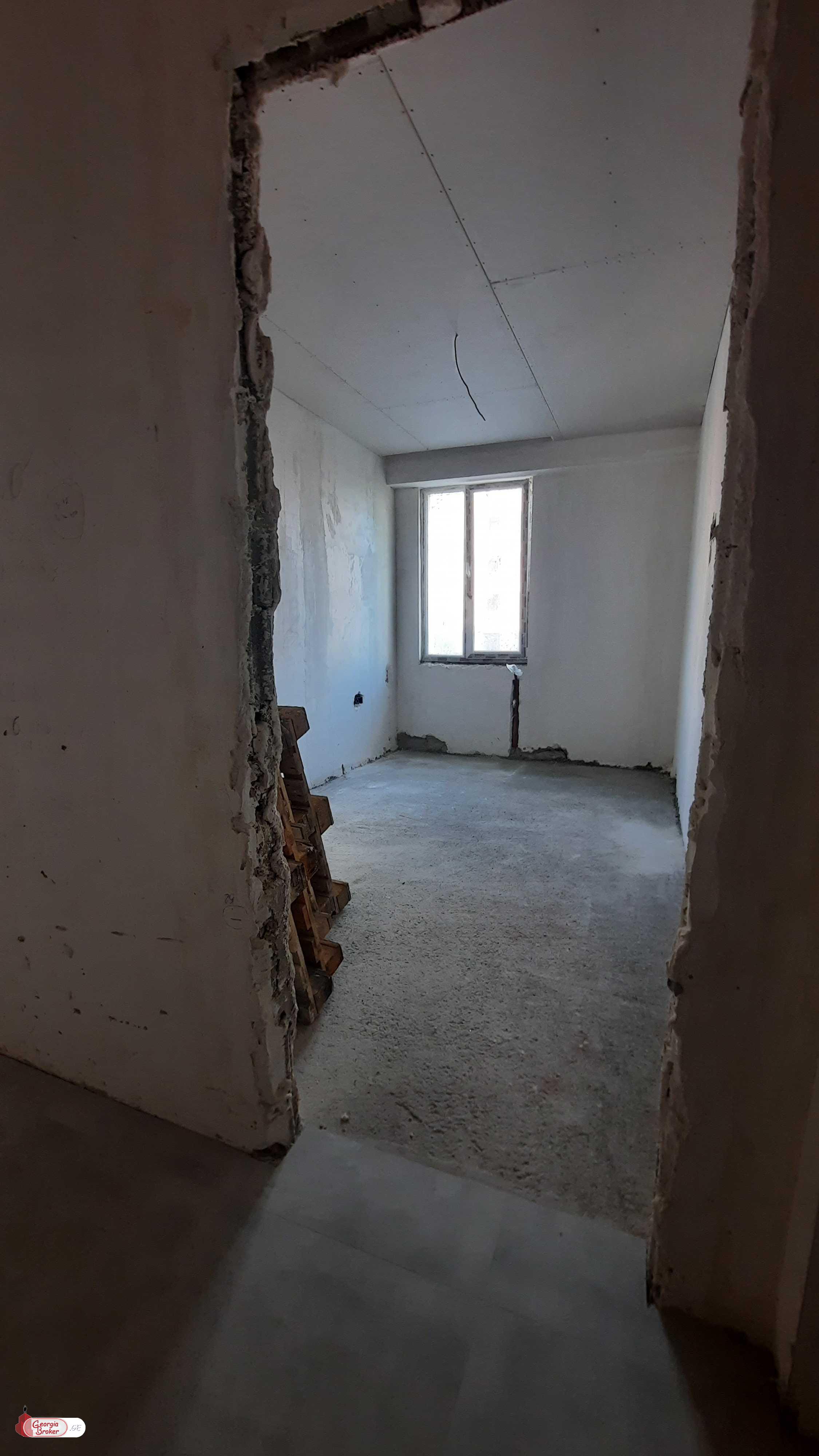 იყიდება ახალი აშენებული 4 ოთახიანი ბინა