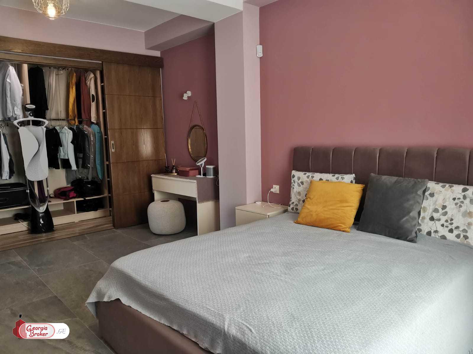 nearly repaired 3-room apartment for sale