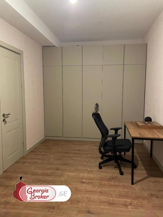 nearly repaired 4-room apartment for sale