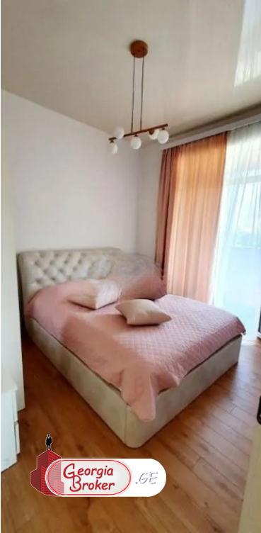 продается квартира с новым ремонтом 4-комнаты