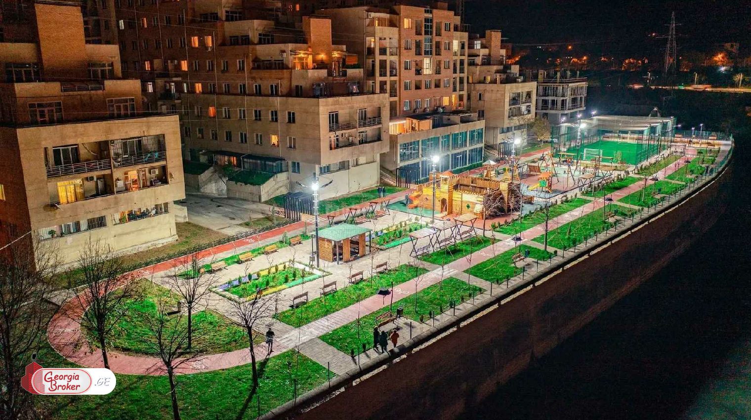 продается квартира с новым ремонтом 4-комнаты