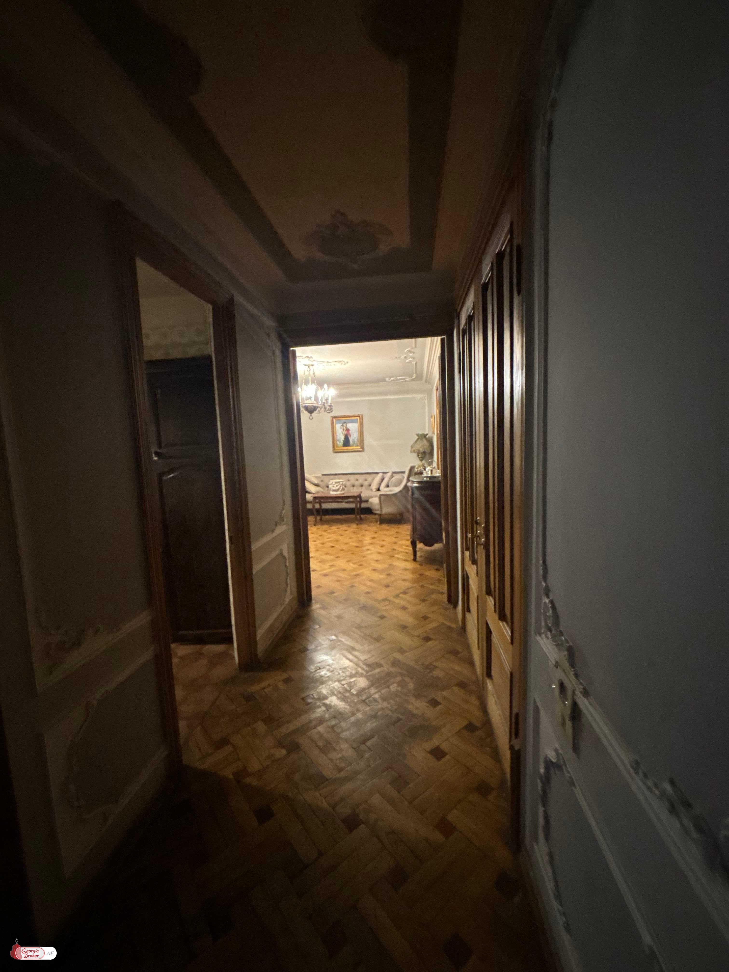 продается квартира с новым ремонтом 3-комнаты