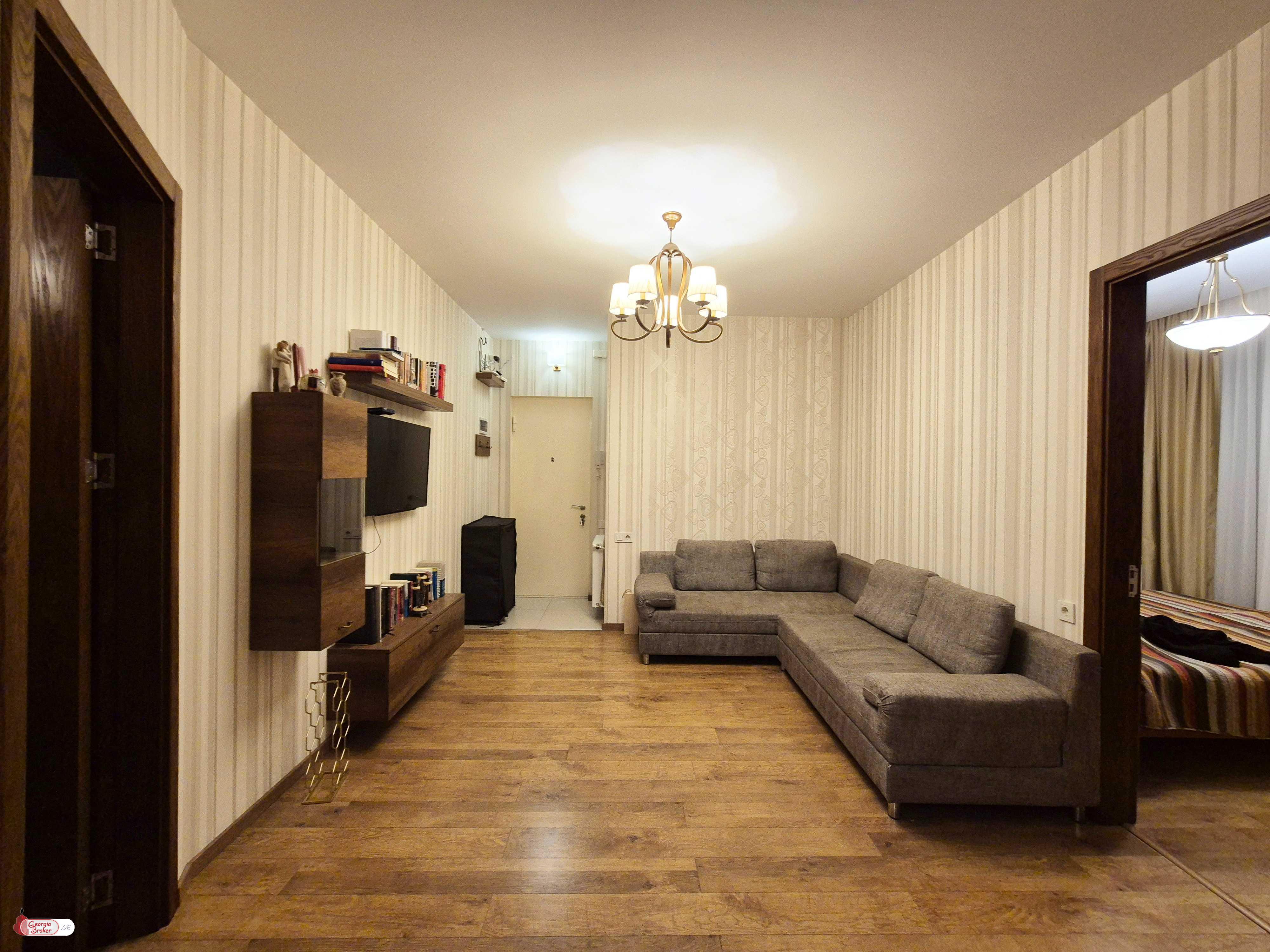 продается квартира с новым ремонтом 3-комнаты