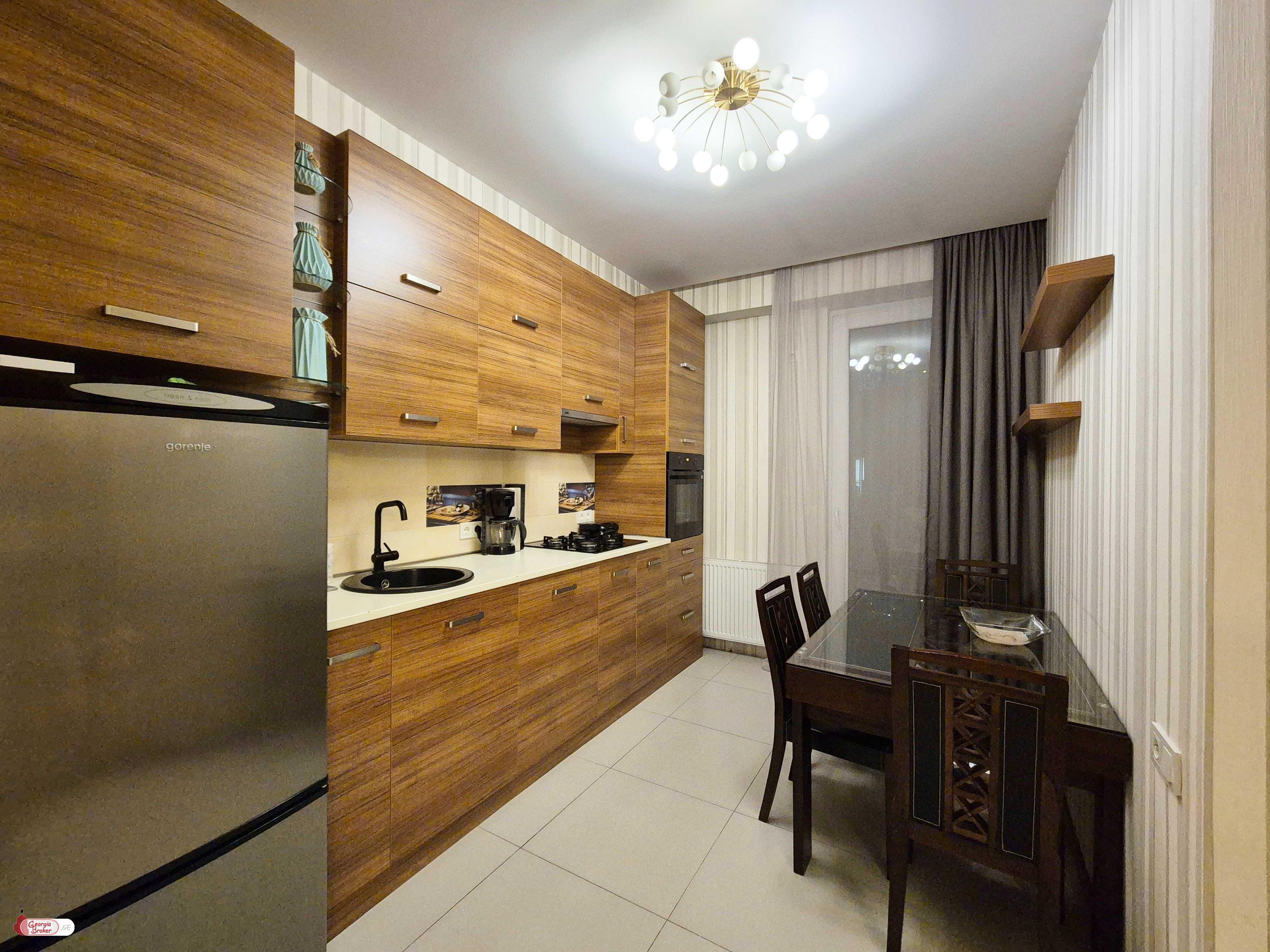 продается квартира с новым ремонтом 3-комнаты