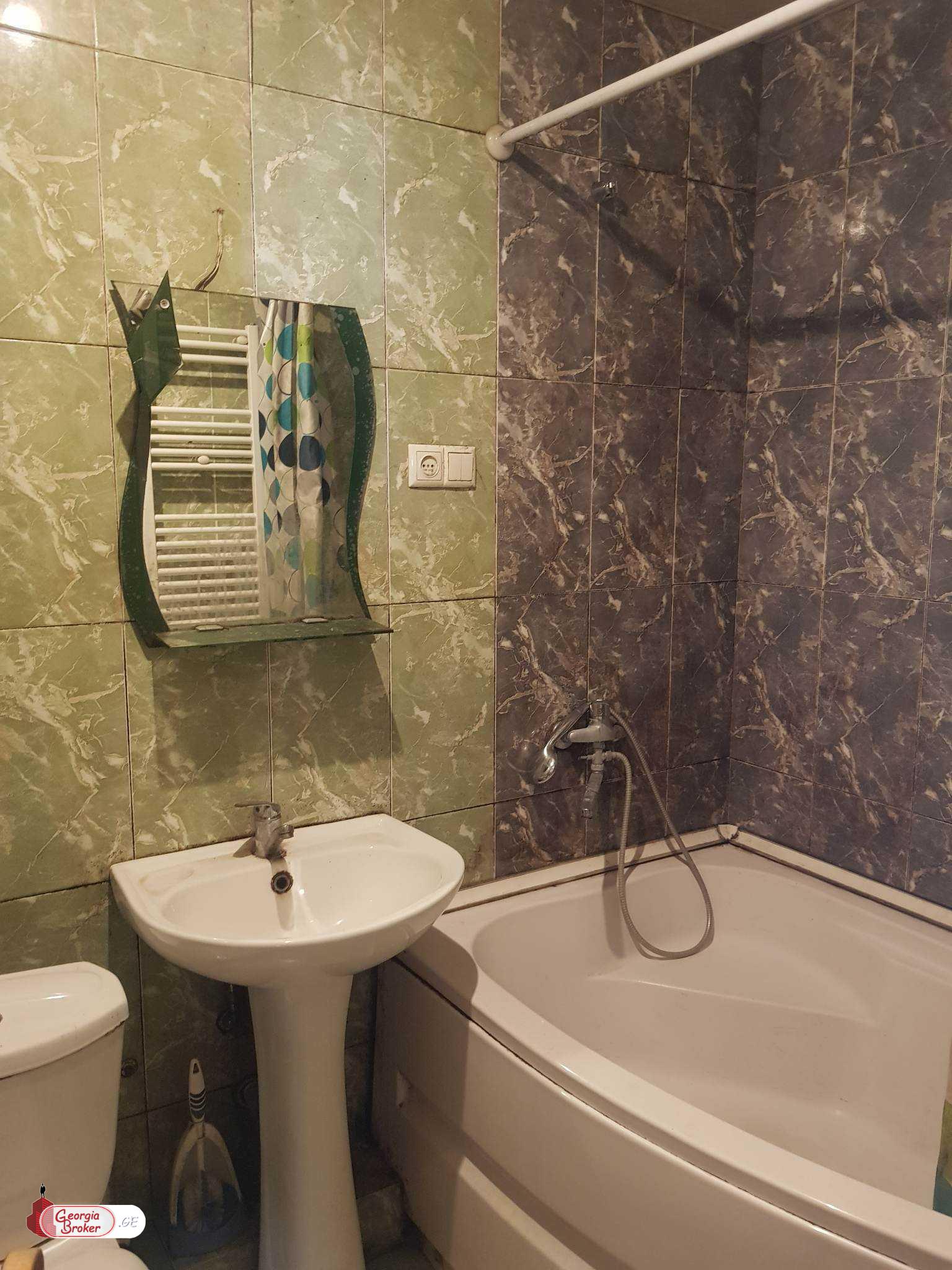 old repaired 5-room apartment for sale