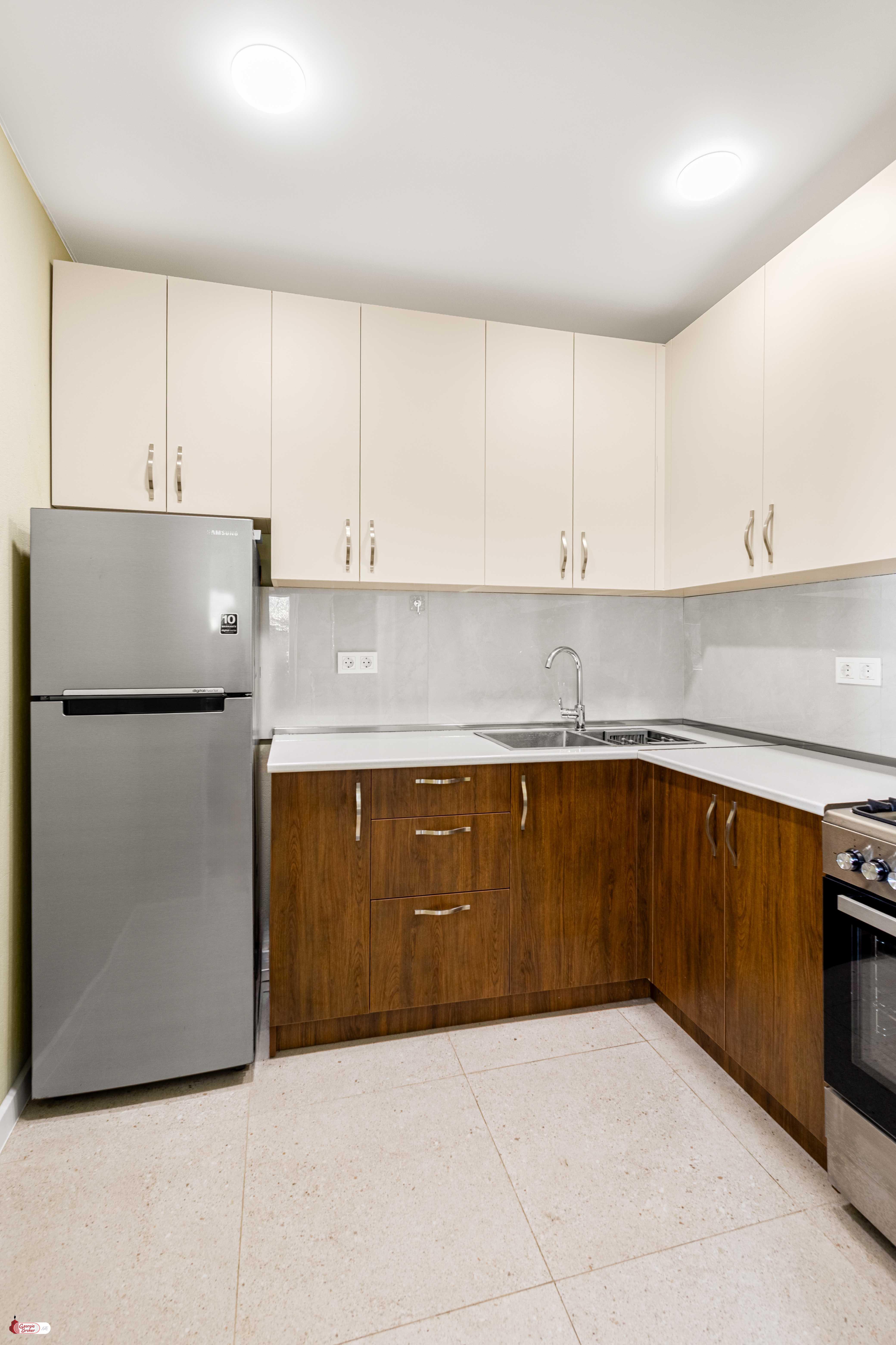 nearly repaired 2-room apartment for sale