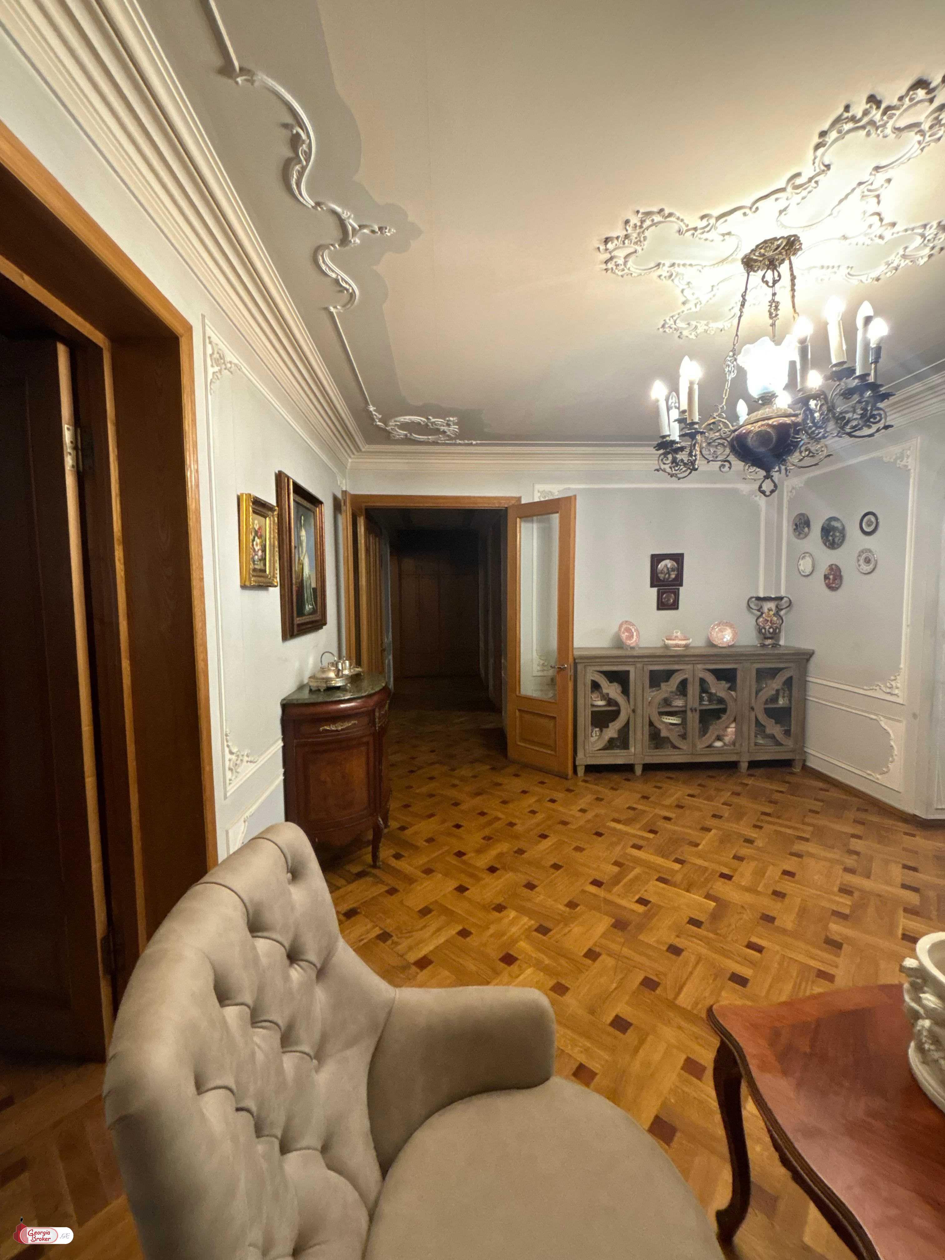 продается квартира с новым ремонтом 3-комнаты