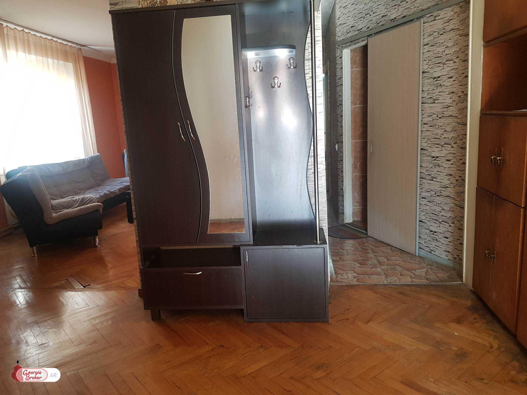 old repaired 5-room apartment for sale