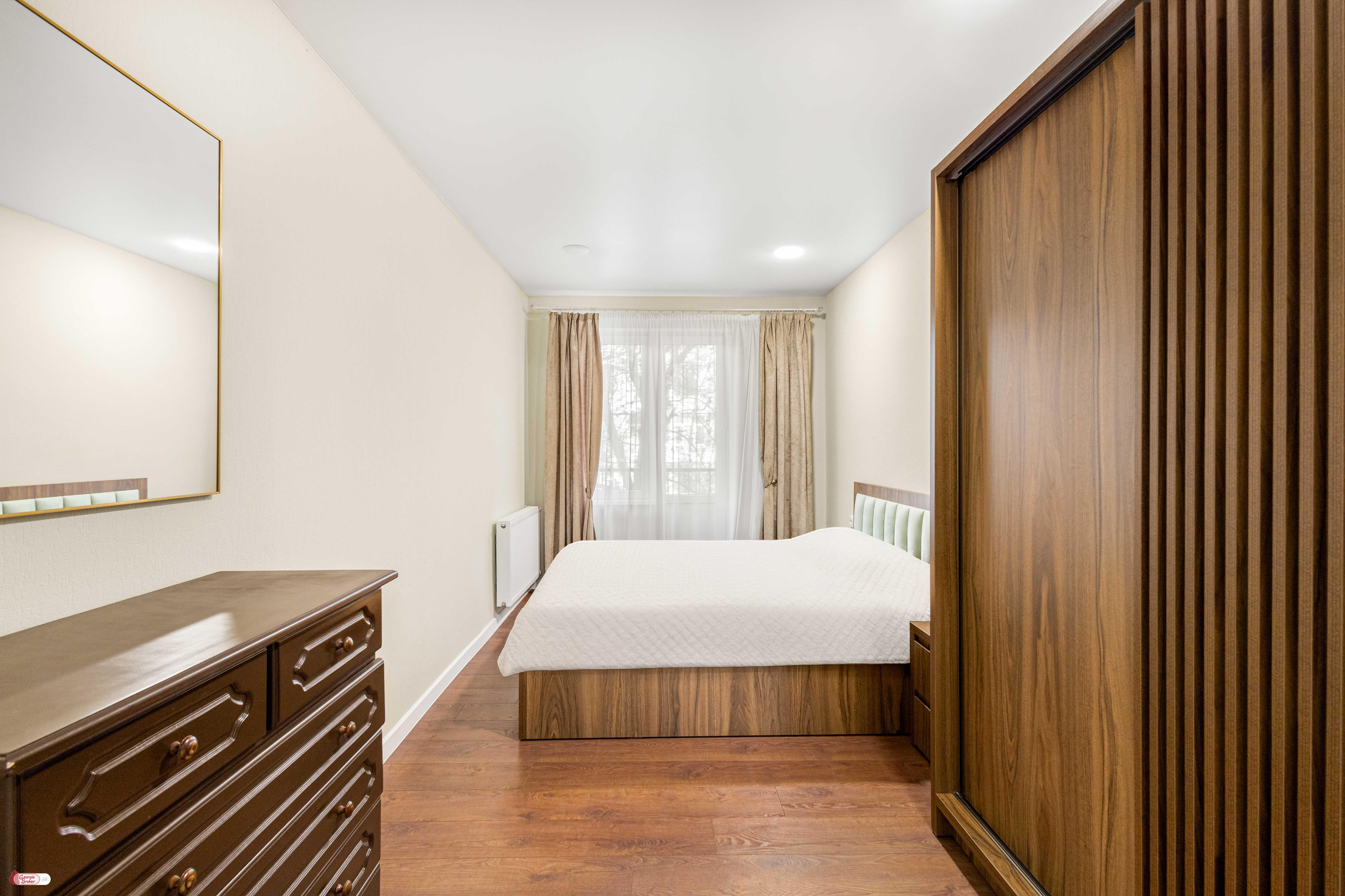 nearly repaired 2-room apartment for sale