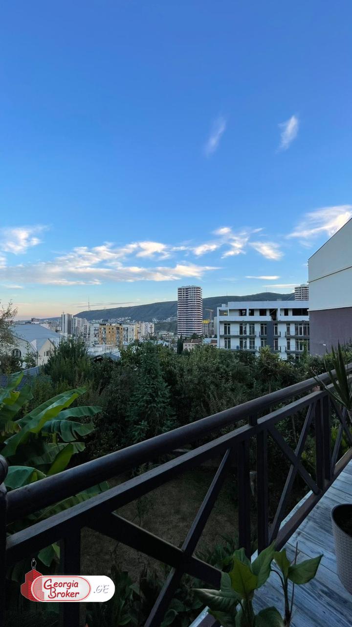 продается дом с новым ремонтом 10-комнат