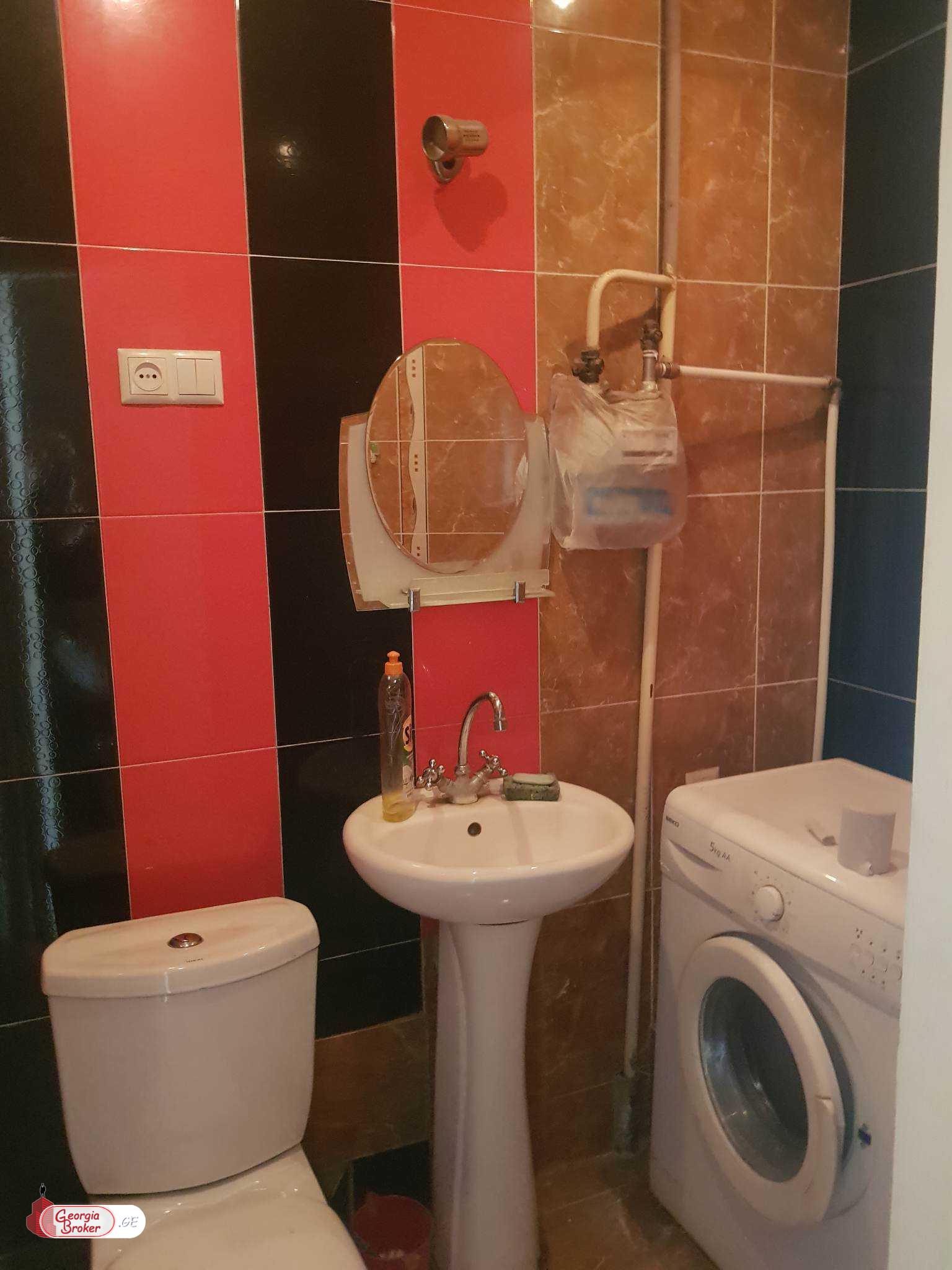 old repaired 5-room apartment for sale