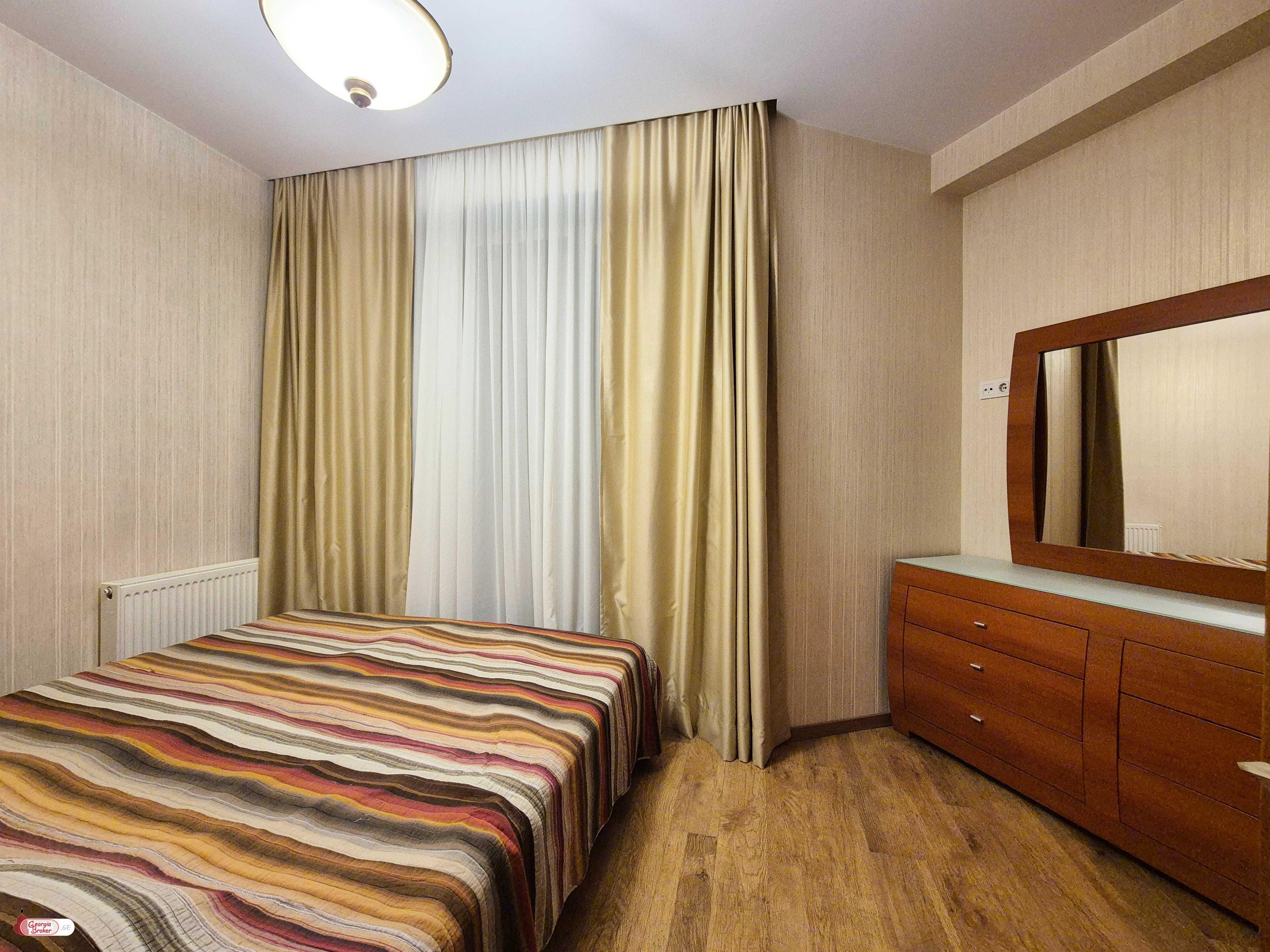 продается квартира с новым ремонтом 3-комнаты