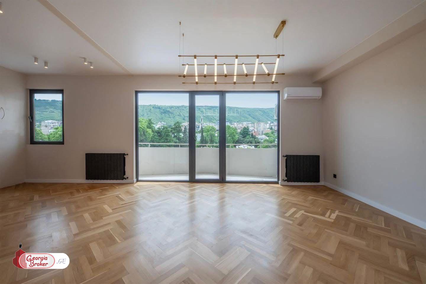 იყიდება ახალი გარემონტებული 5 ოთახიანი ბინა