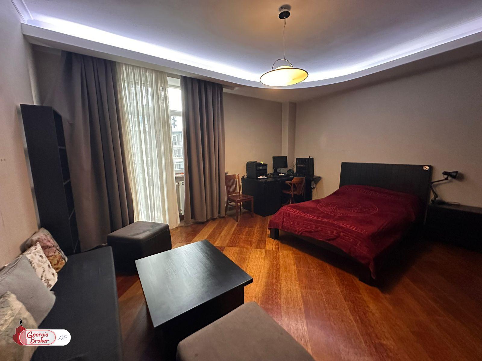 nearly repaired 6-room apartment for sale