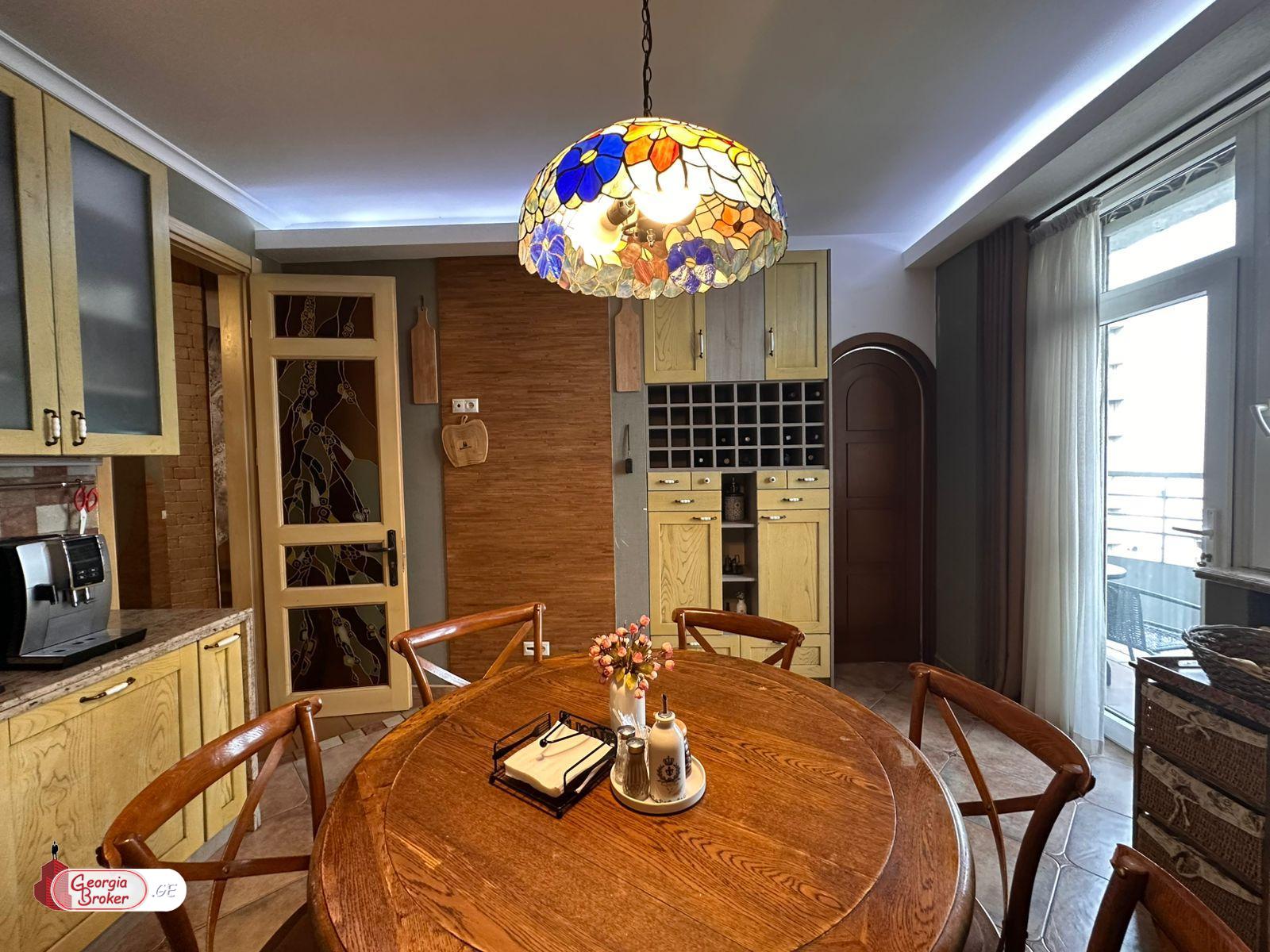 nearly repaired 6-room apartment for sale