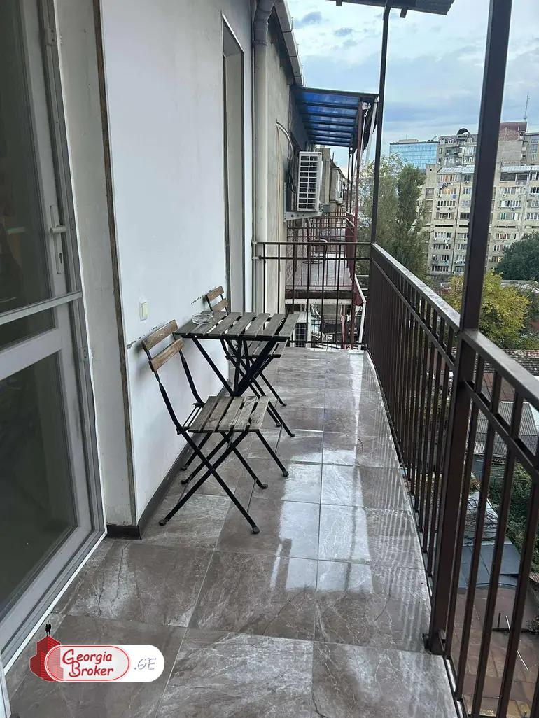 продается квартира с новым ремонтом 3-комнаты