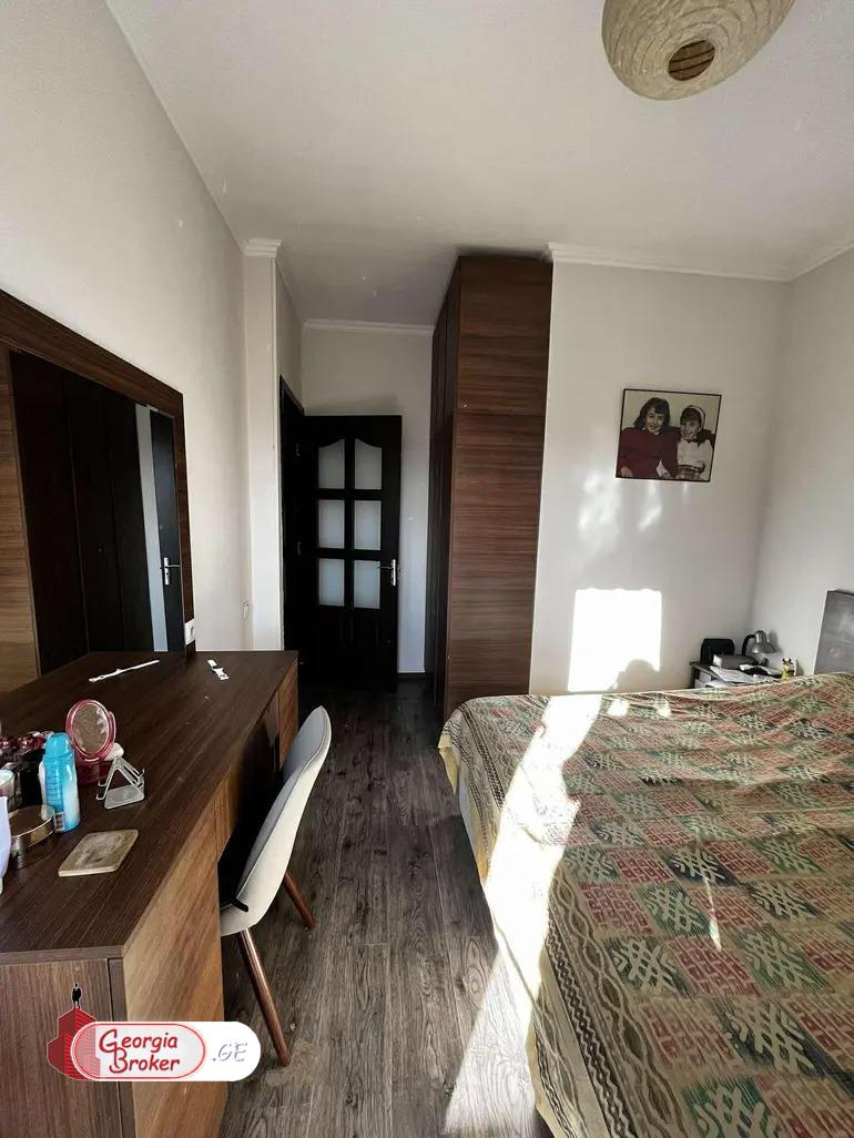 продается квартира с новым ремонтом 3-комнаты