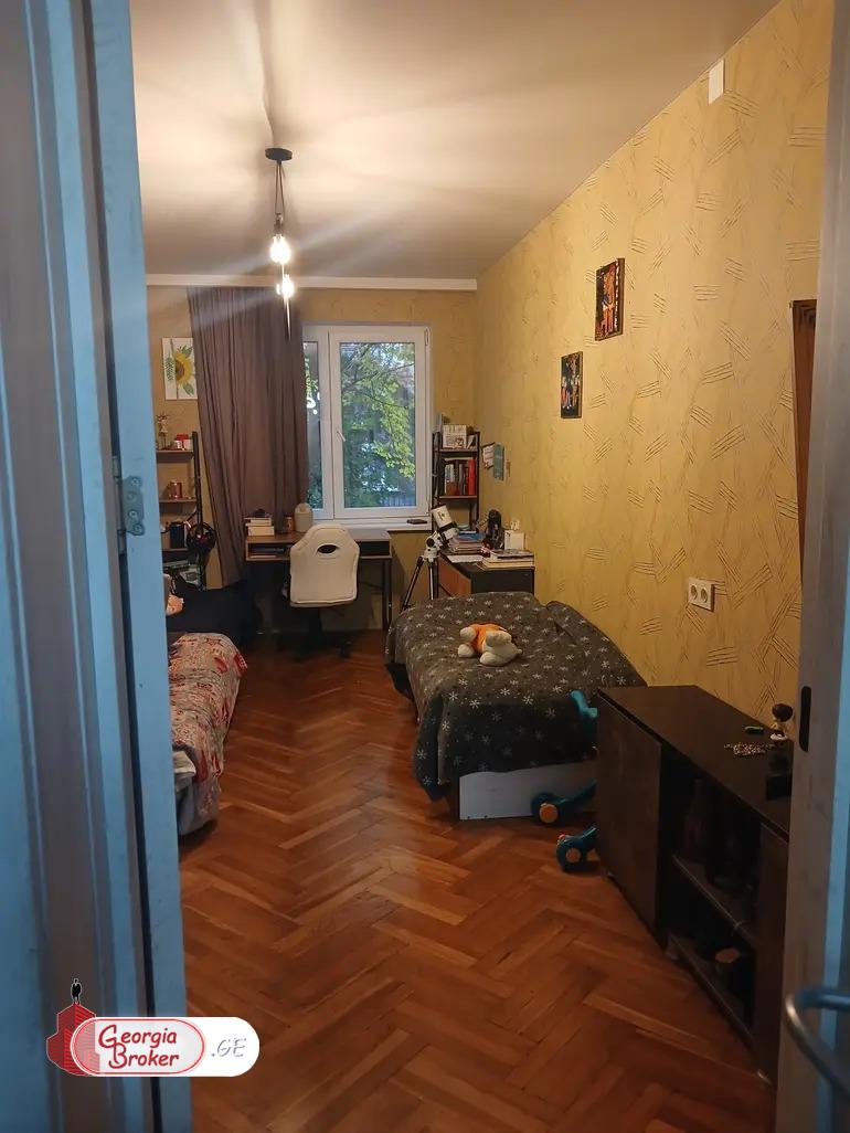 იყიდება ახალი გარემონტებული 3 ოთახიანი ბინა