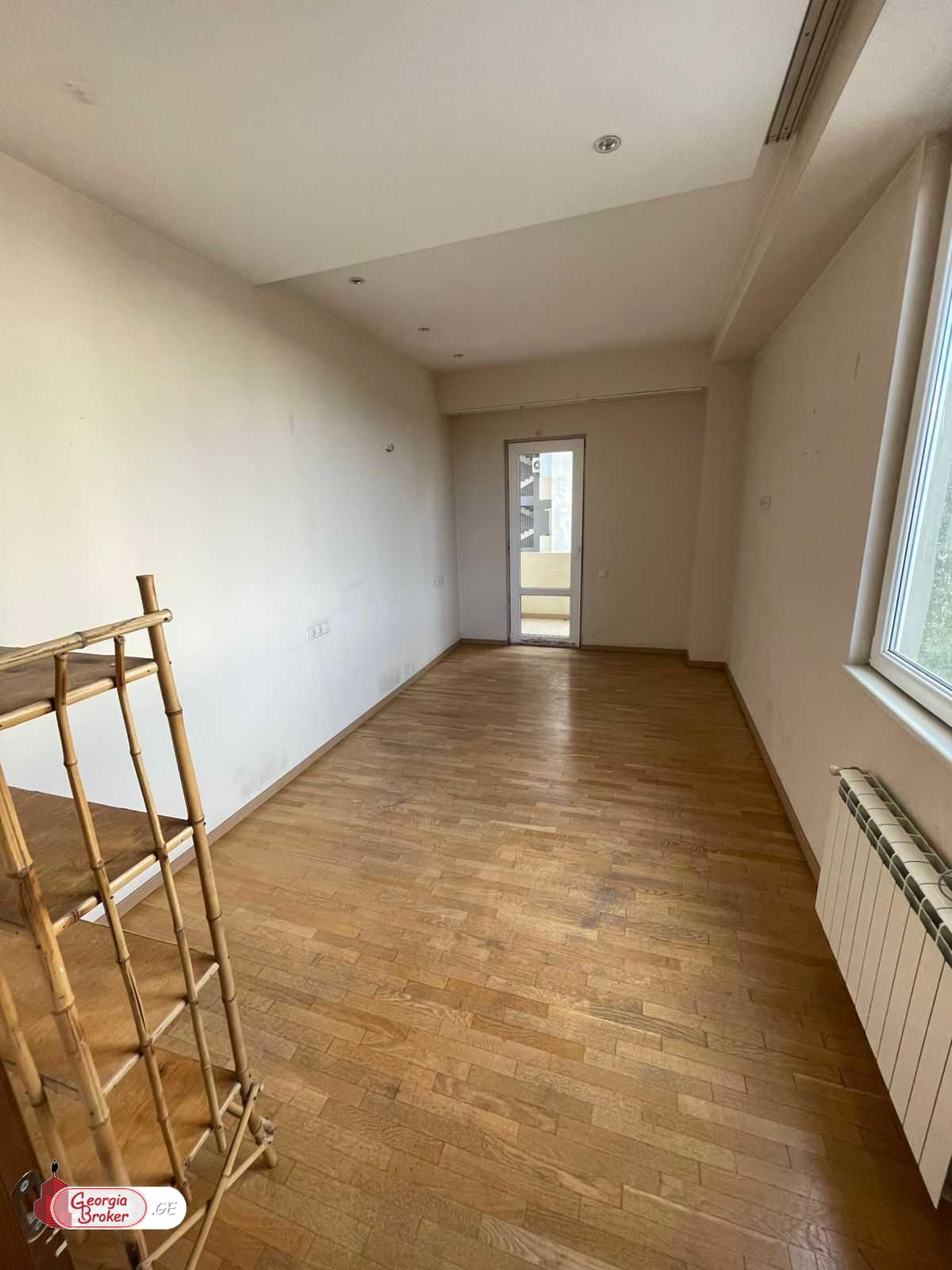 nearly repaired 3-room apartment for sale