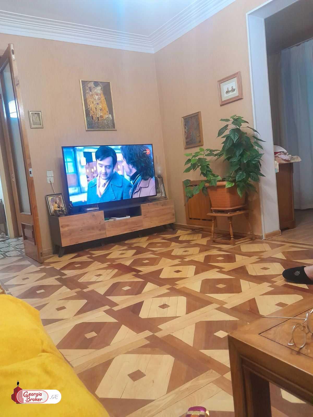 იყიდება ახალი გარემონტებული 3 ოთახიანი ბინა