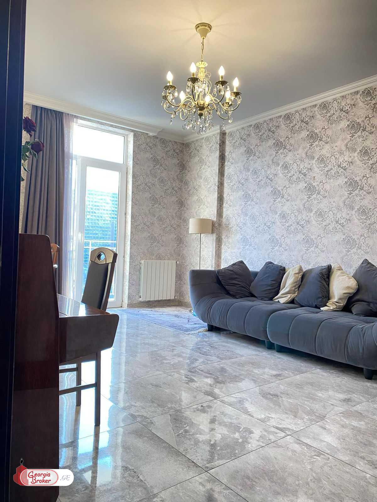 продается квартира с новым ремонтом 3-комнаты