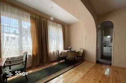 продается квартира с новым ремонтом 5-комнат