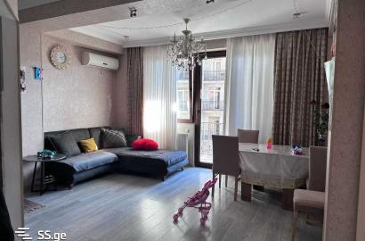 продается квартира с новым ремонтом 3-комнаты