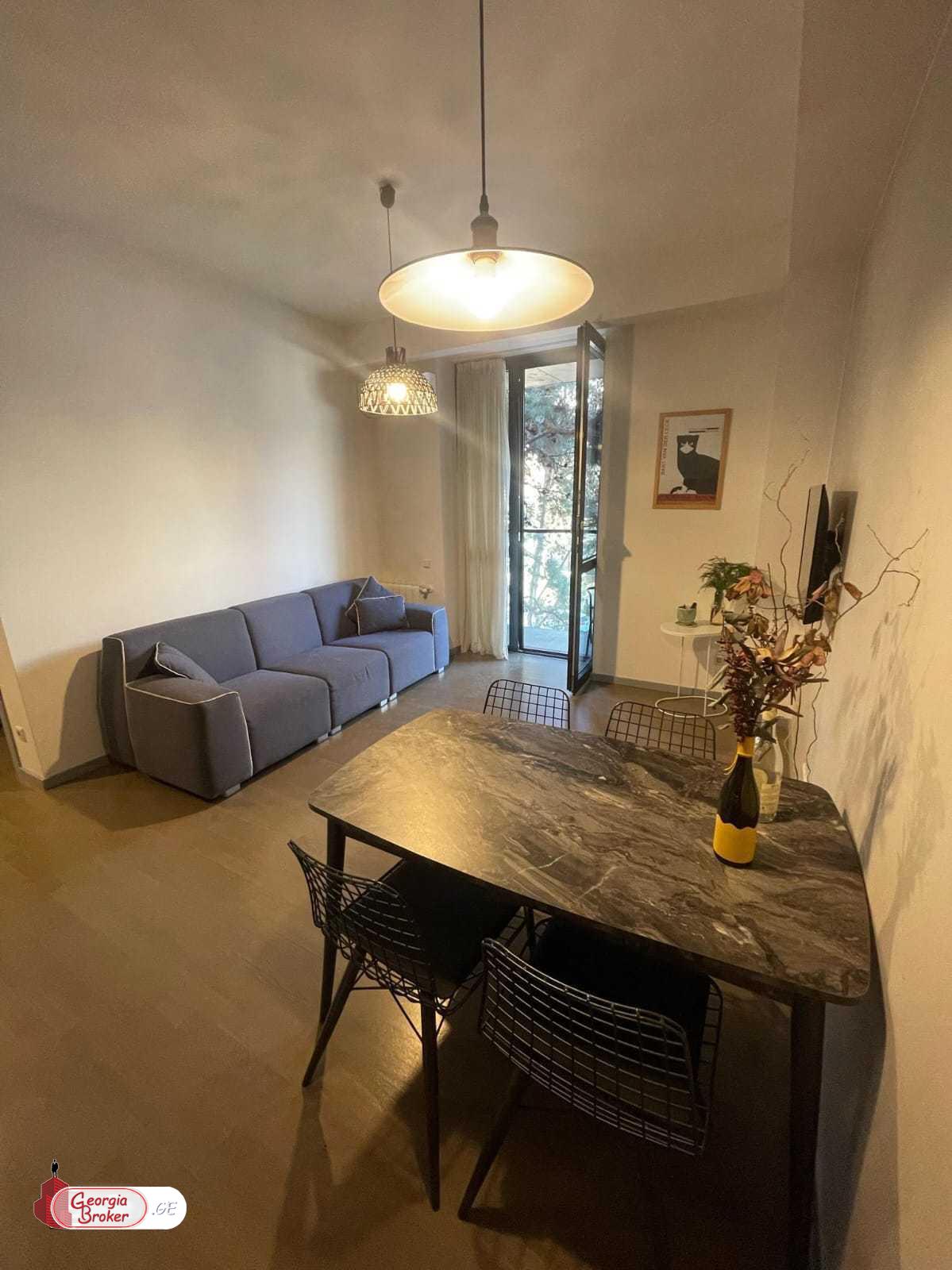 nearly repaired 2-room apartment for sale