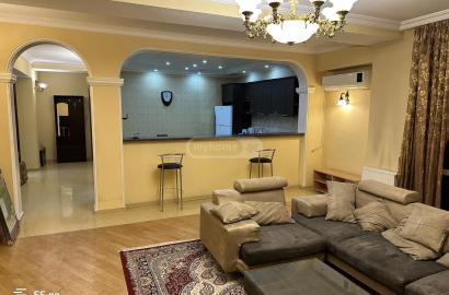 продается квартира с новым ремонтом 4-комнаты