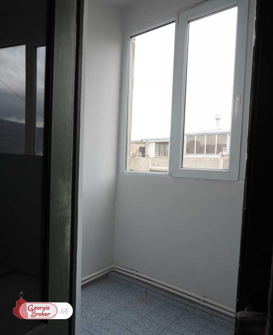 იყიდება ახალი გარემონტებული 3 ოთახიანი ბინა