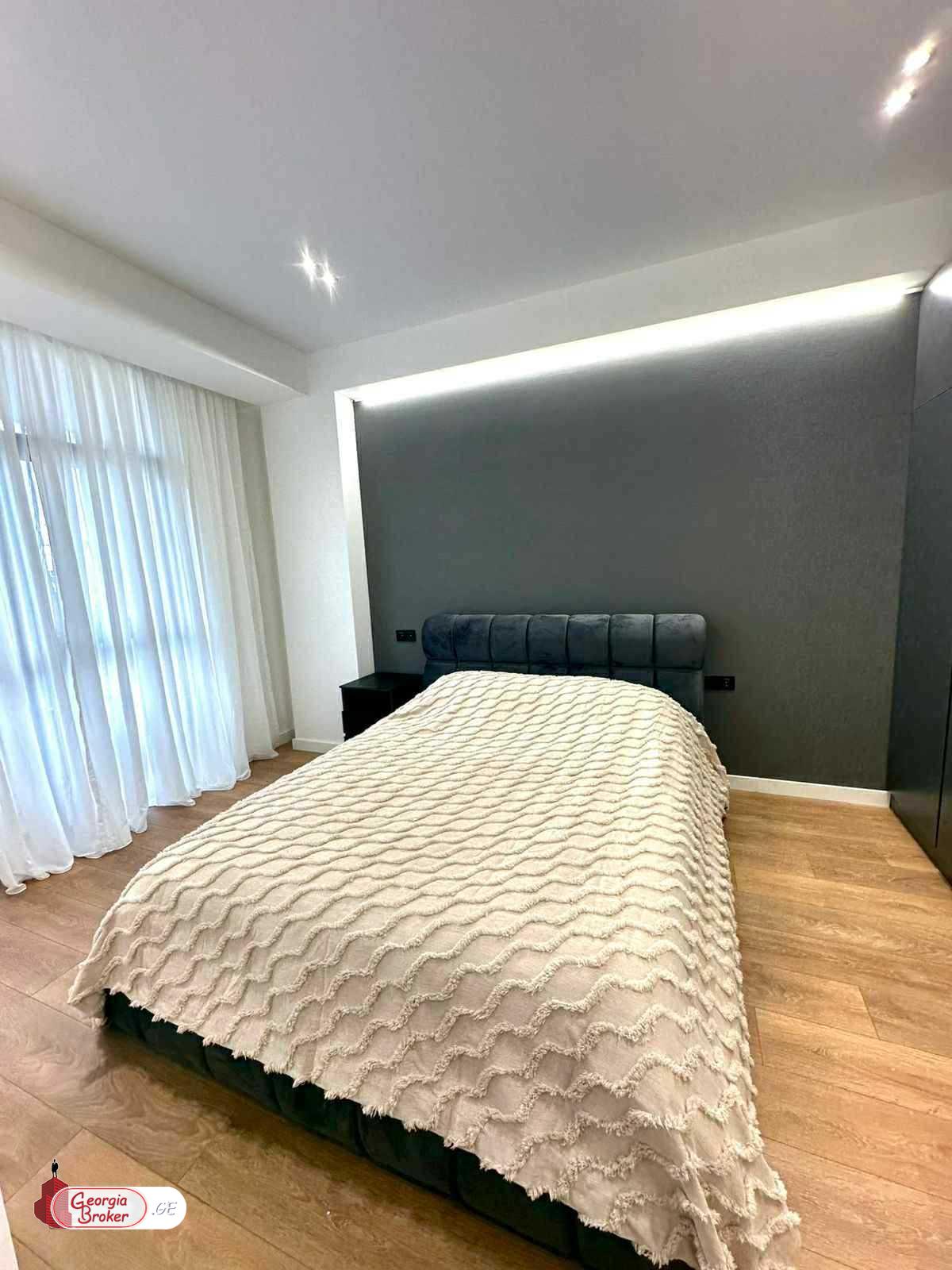 nearly repaired 2-room apartment for sale