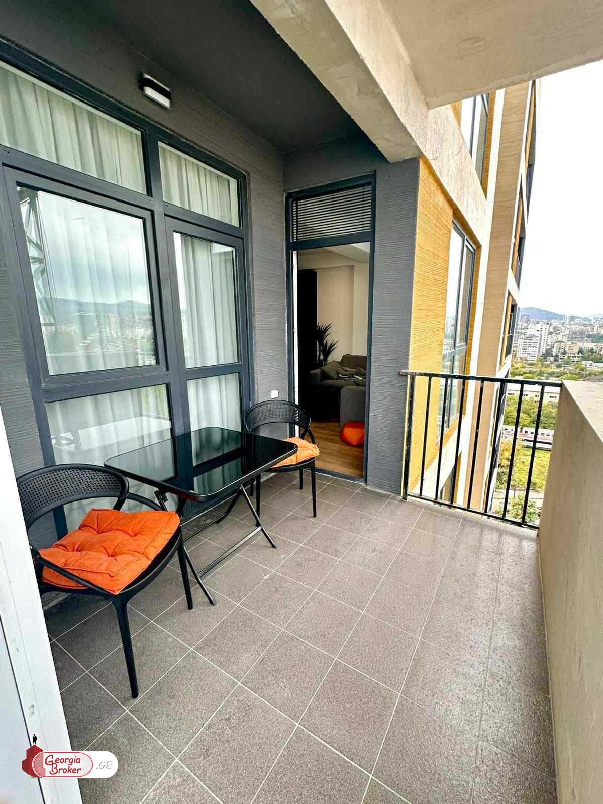 nearly repaired 2-room apartment for sale