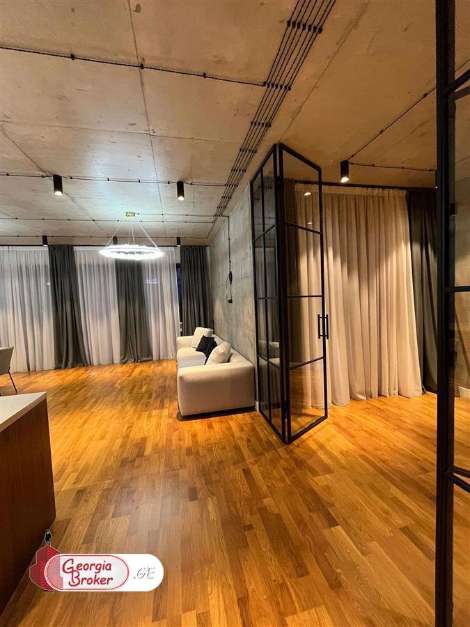 продается квартира с новым ремонтом 3-комнаты