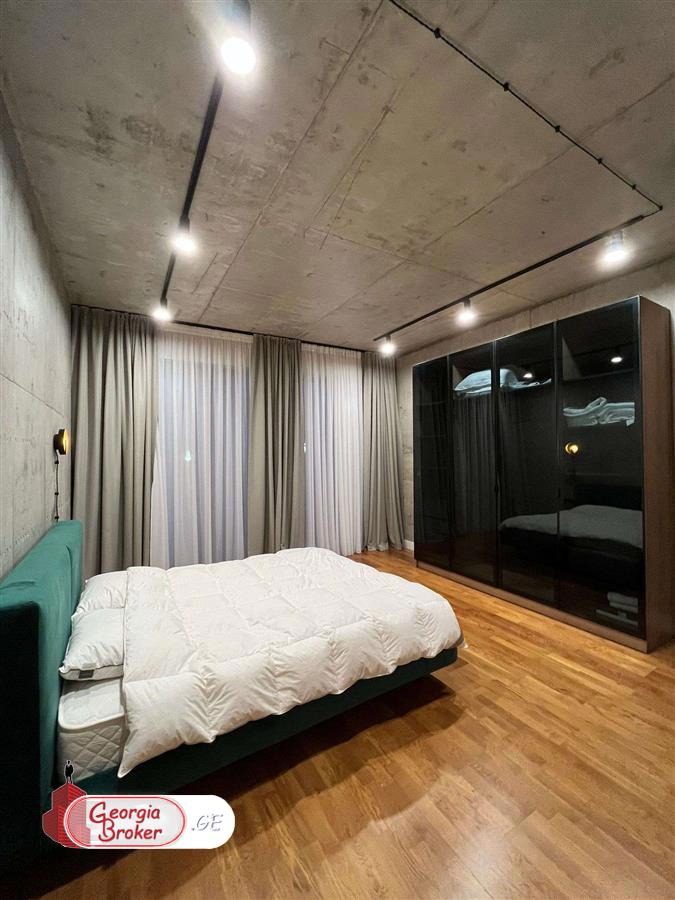 продается квартира с новым ремонтом 3-комнаты