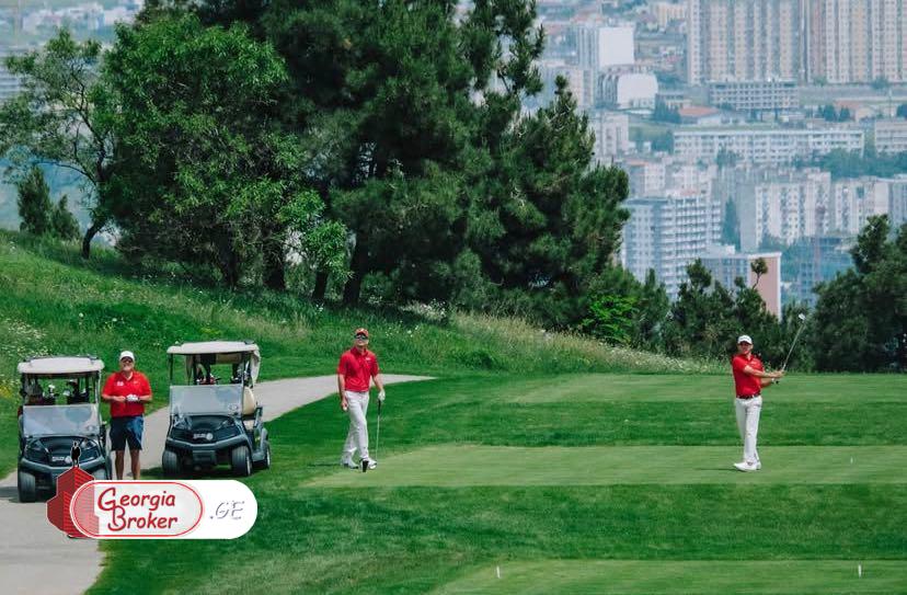 продается квартира с новым ремонтом 3-комнаты