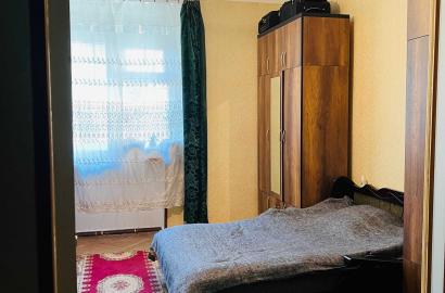 იყიდება ძველი გარემონტებული 4 ოთახიანი ბინა