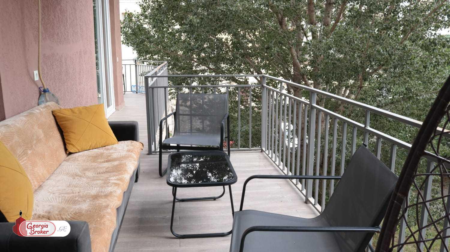 nearly repaired 3-room apartment for sale