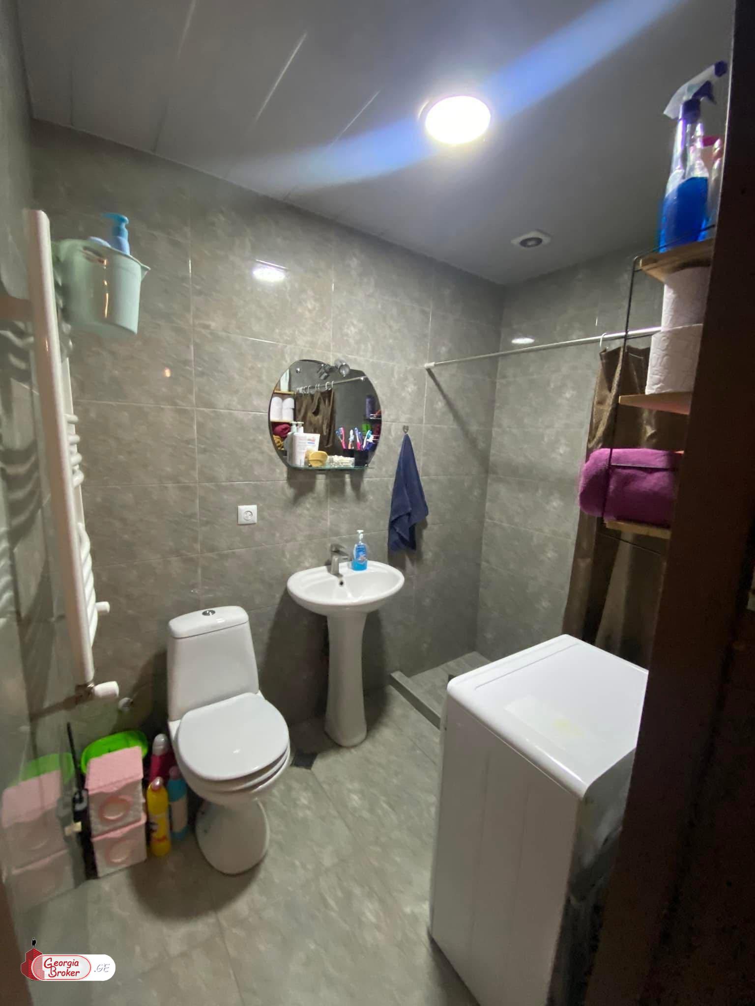 იყიდება ახალი გარემონტებული 3 ოთახიანი ბინა