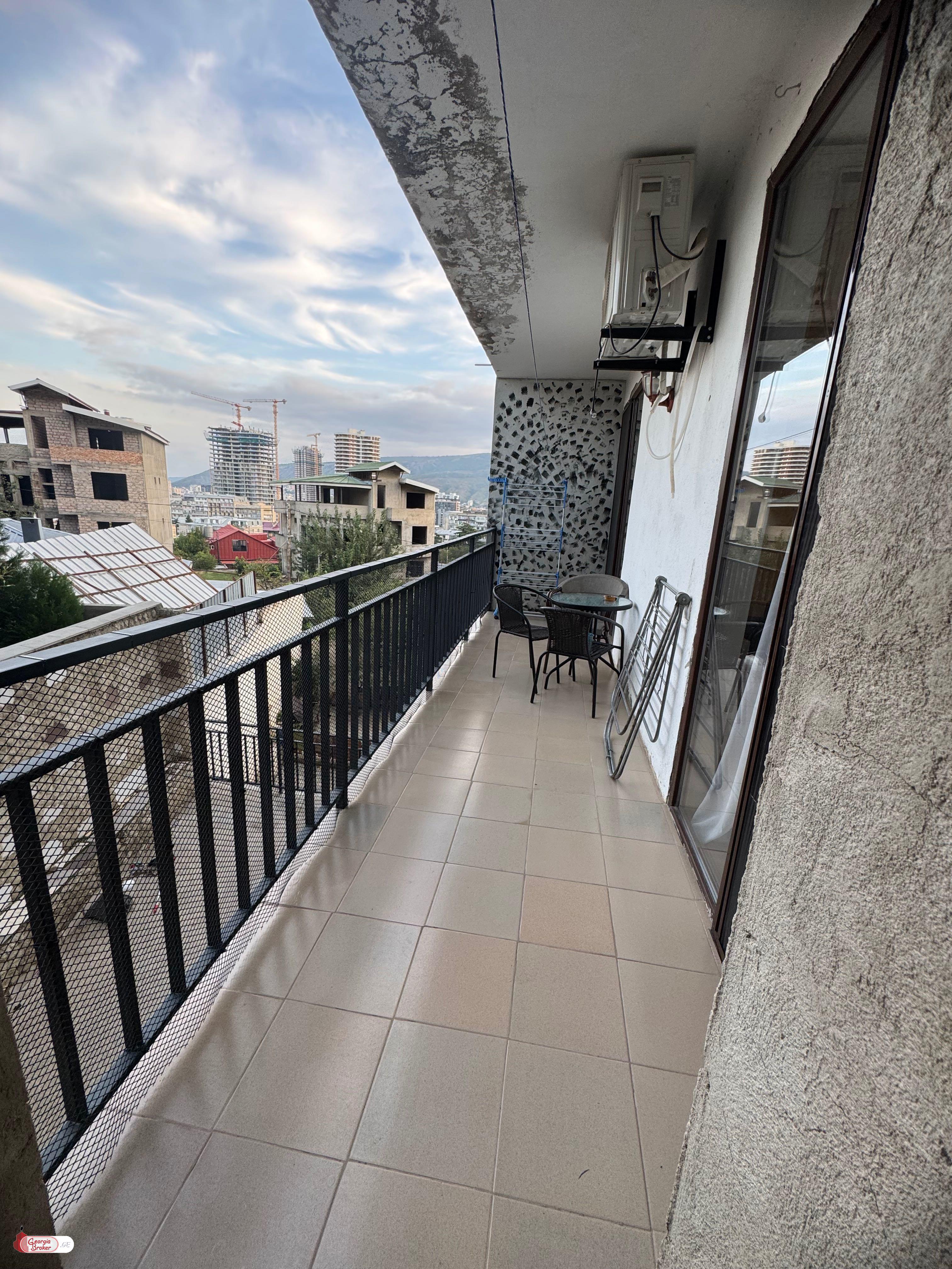 იყიდება ახალი გარემონტებული 3 ოთახიანი ბინა