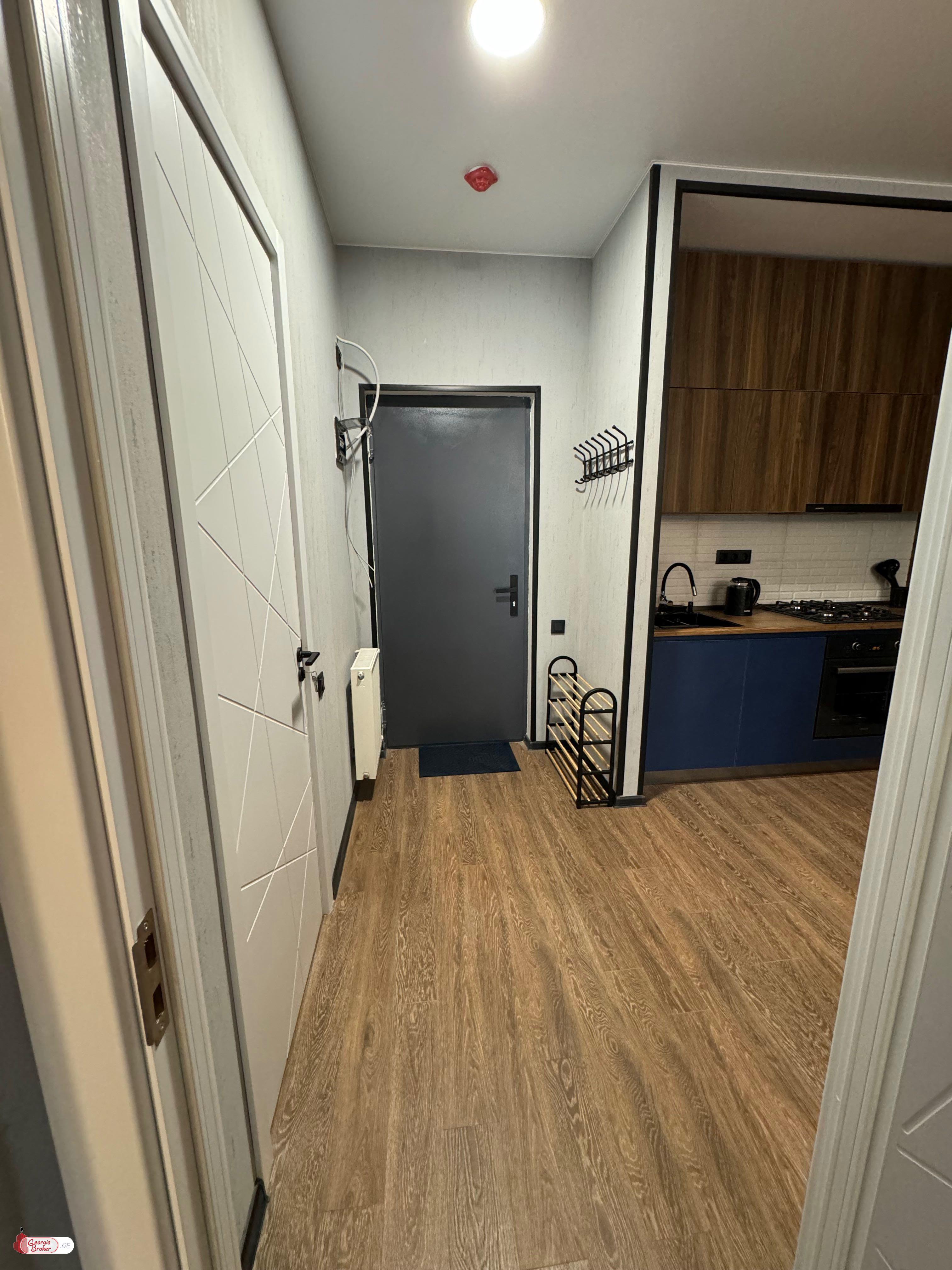 იყიდება ახალი გარემონტებული 2 ოთახიანი ბინა