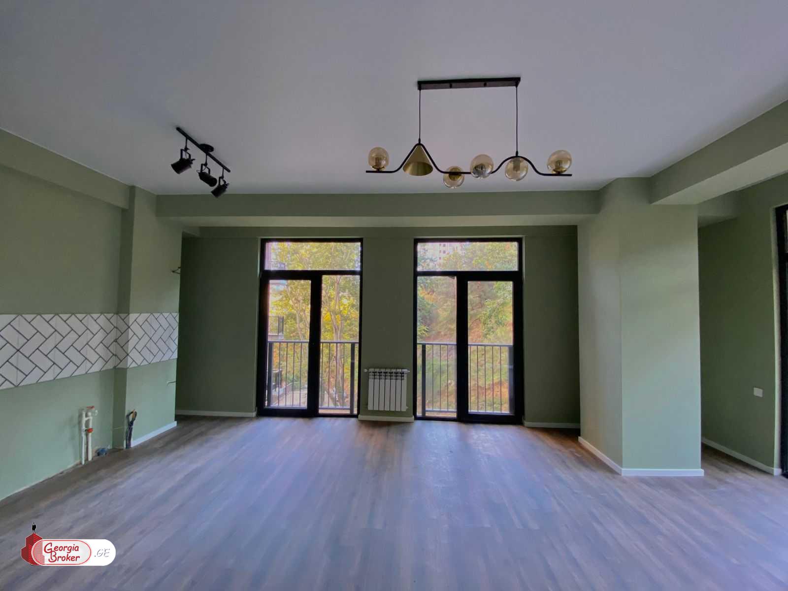 продается квартира с новым ремонтом 3-комнаты